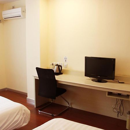 ฮั่นถิง โฮเทล เซี่ยงไฮ้ สถานีรถไฟหงเฉียว ทางหลวงหูชิงผิง Hotel ภายนอก รูปภาพ