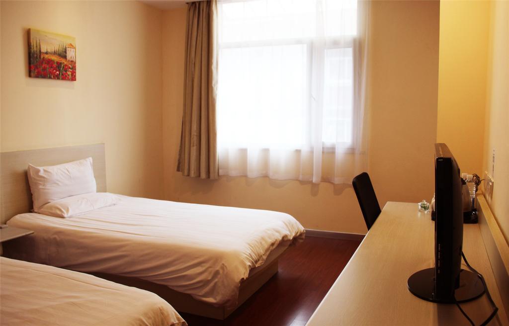 ฮั่นถิง โฮเทล เซี่ยงไฮ้ สถานีรถไฟหงเฉียว ทางหลวงหูชิงผิง Hotel ภายนอก รูปภาพ