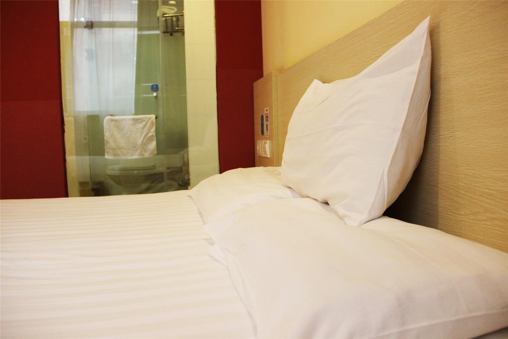 ฮั่นถิง โฮเทล เซี่ยงไฮ้ สถานีรถไฟหงเฉียว ทางหลวงหูชิงผิง Hotel ภายนอก รูปภาพ